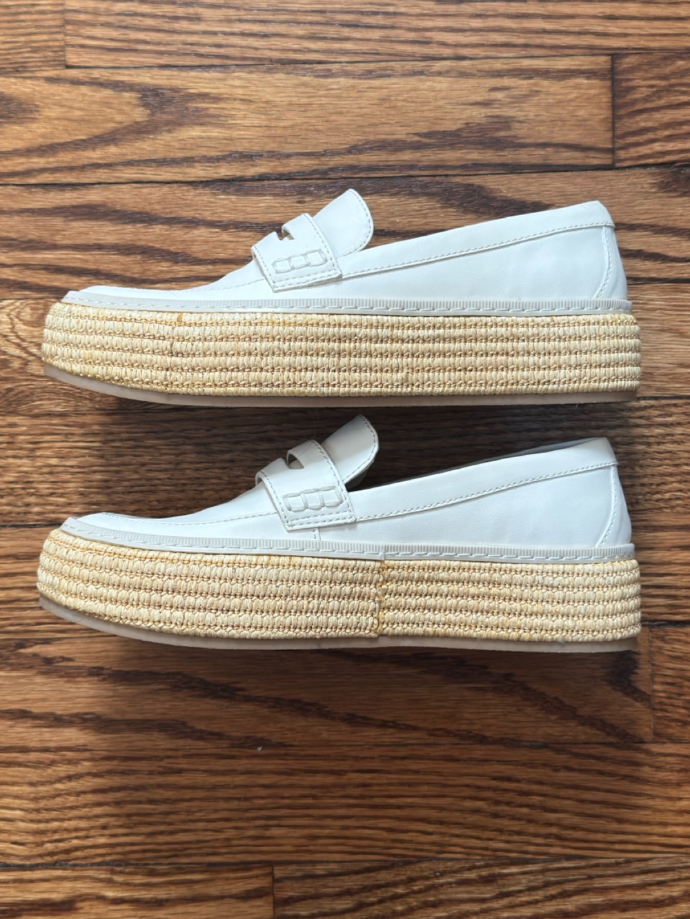 Dolce Vita Size 8 Platform Cream Loafers - Picture 3 of 5